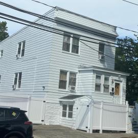 HARPER AVE DIVINE GUEST HOUSe, PRIVATE BATHROOM, FREE PARKING, hotel in Irvington