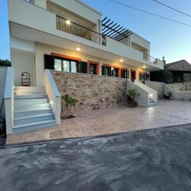 Marios apartments, hotel a Quios