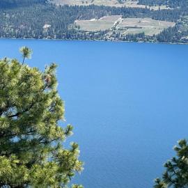 La Casa Lakeside Resort - Amazing Panoramic View Lakeside House with Pools, Hot Tubs & More!, hotel v destinaci Kelowna