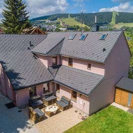 Růžová Chalupa Pod Klínovcem, hotel a Loučná pod Klínovcem