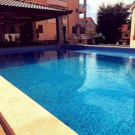 Apartments Luxury A&D 2, hótel í Njivice