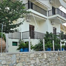 Pension Dimitra, hotel em Votsi