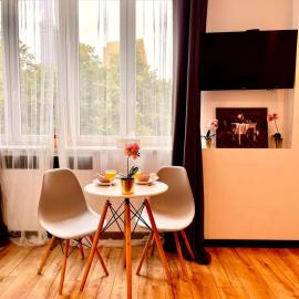 Nice 1Room Condo WarszawaCenter، فندق في وارسو