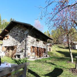 Baita a Pieve Tesino Near Mountain And Lake, hotel in Pieve Tesino