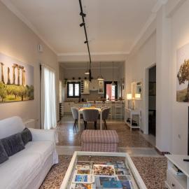 Angelinas Quarters - Kalamata Mediterranean Villas