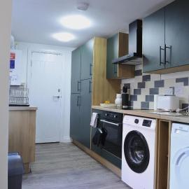 4 berooms house in Kettering for contractors – hotel w mieście Kettering