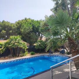 Chambre avec piscine, hotel in Cap d'Agde