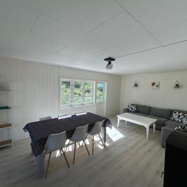 FERRYtale, cozy, spacious house on Senja, Hotel in Gryllefjord