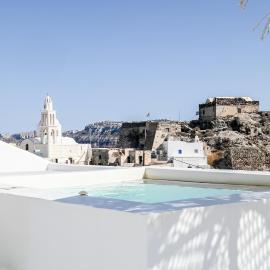 White Curves Santorini, hotel in Akrotiri