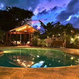 DreamSpace Estate, Private Luxury Villa, Pool, Car and Beach