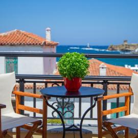 Seaview comfy flat in Andros - walk to beach