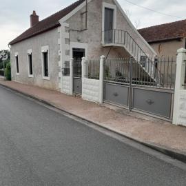 Maison proche le PAL 4kms, hotel a Thiel-sur-Acolin