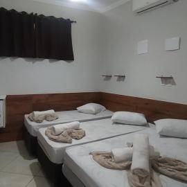 Pousada Quarto Privativo a 600 mts da basílica nova, hotel in Aparecida