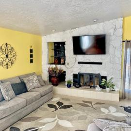 Unique Home Near Temple and Parks great for families, hôtel à Pocatello