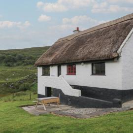 Corrib, Hotel in Glentrasna