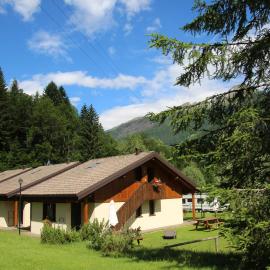 Chalet Presanella, hotell i Temù