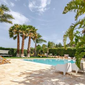 Massaroom, hotell i Conversano