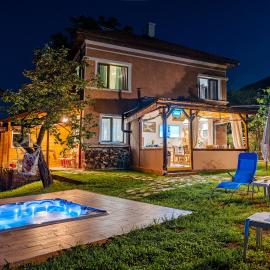 Дановатъ къща, hotell i Zgorigrad