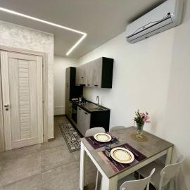 Flowers Apartments, hotel di Marineo