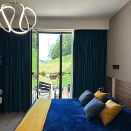 Crystal Wood Apartment 213, hotel di Bakuriani