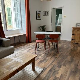 Authentique Lavallois T3 au cœur du vieux Laval