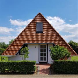 Ferienhaus Carolin am Nordseedeich, hotel u gradu 'Schottwarden'