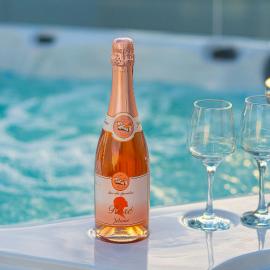 "Golden Sky" Baby Villa with Jacuzzi