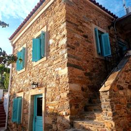 Λιθόκτιστη παραδοσιακή οικία