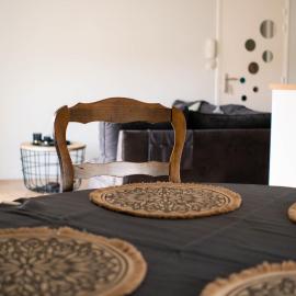 Appartement calme et spacieux avec terrasse à Issoire, hotel di Issoire
