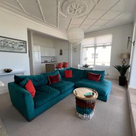 Stunning 2 Bed Apartment with Sea Views, hotel in Littlestone-on-Sea