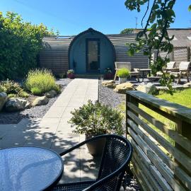 Cwt y Gwenyn Glamping Pod, Hotel in Conwy