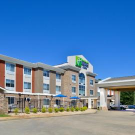 Holiday Inn Express Hotel & Suites Carthage by IHG, hotel u gradu Carthage