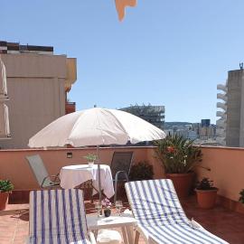 Cozy and sunny penthouse Fira BCN