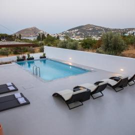 Serenity Bay, hotel v Alinde
