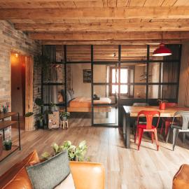 Appartement thématique: Voyage Industriel، فندق في Travers