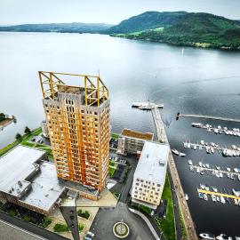 MJOS TOWER Suite - Lovely lake view, hotel v mestu Brumunddalen