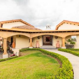 Villa El Retiro Luxury Property, hotel a Alajuela