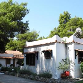 PARACHOS Trulos beach accomodation 500 metres from the sea