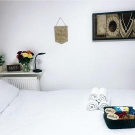Cozy haven, hotel in Acrefair
