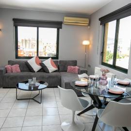 CASTLE VIEW luxury apartment with Free Private Parking