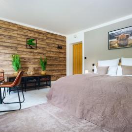 Helles, Chalet-Stil Apartment mit Allalinblick, hotell i Saas-Fee