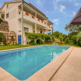 Abrigo do Castelo - Pica-Pau, hotel a Ourém