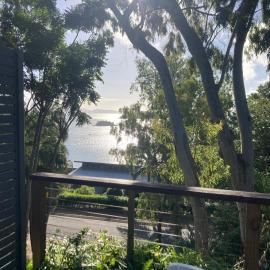 Sunset Waters 17 comes with a Buggy, hotel in Hamilton Island