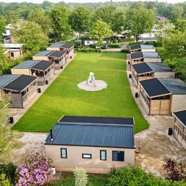 Estivo Premium Mobile homes on Holidaypark TerSpegelt, hotelli kohteessa Eersel