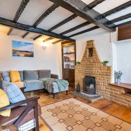 Finest Retreats - Westcote Cottage: Bradwell şehrinde bir otel