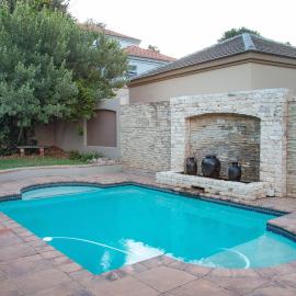Large & Luxurious Hillside Villa - Featherbrooke Estate
