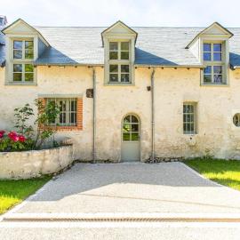 Château de Conon - Gîte la Cоncіergerіe, hotell i Cellettes