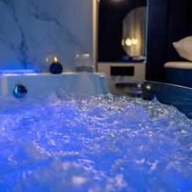 LUNA Luksusowy apartament z jacuzzi na Mazurach, готель у місті Елк