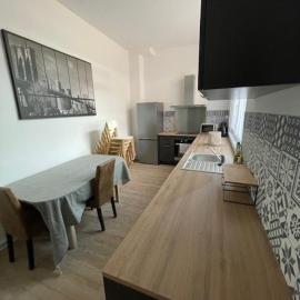 La Léonce, superbe appartement plein centre, hotel in Armentières