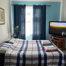Dzērves apartamenti: Nastrova şehrinde bir otel